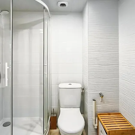 T2 Moderne Avec Terrasse & Parking Prive - 4 Personnes *