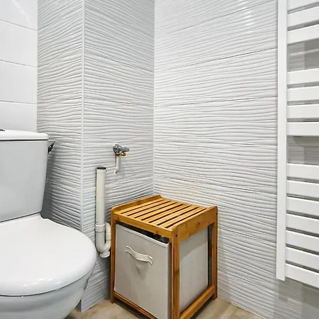 Апартаменты T2 Moderne Avec Terrasse & Parking Prive - 4 Personnes *
